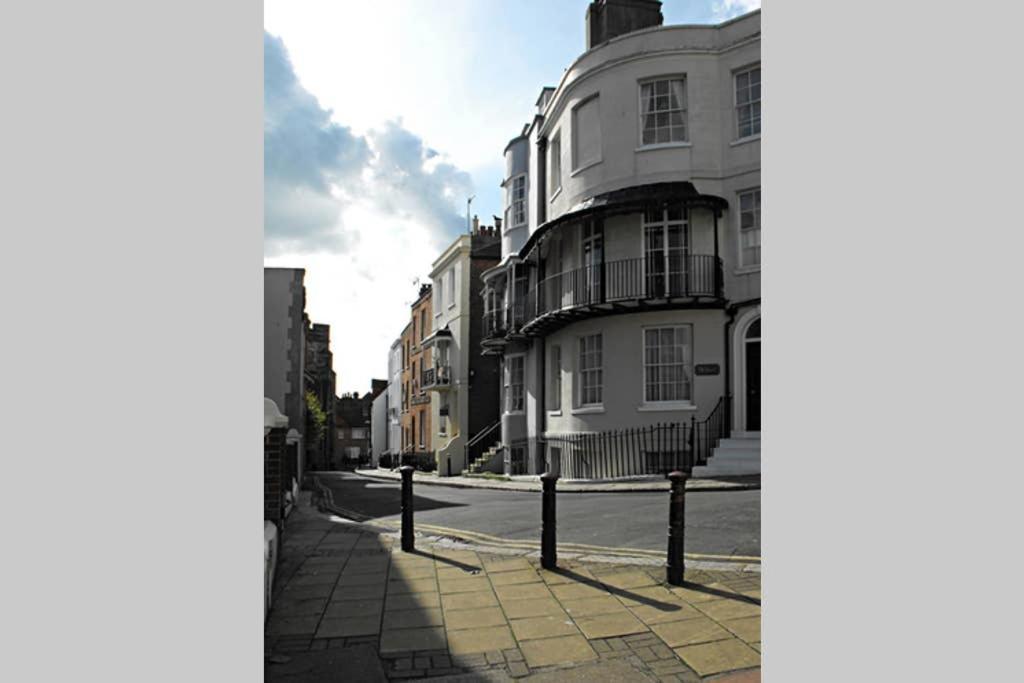 Stunning 18th Century 5 Bed House Old-town Holiday home *
