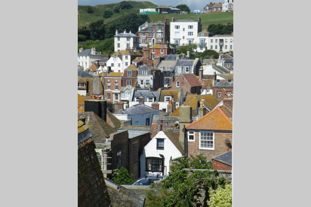 Stunning 18th Century 5 Bed House Old-town Holiday home