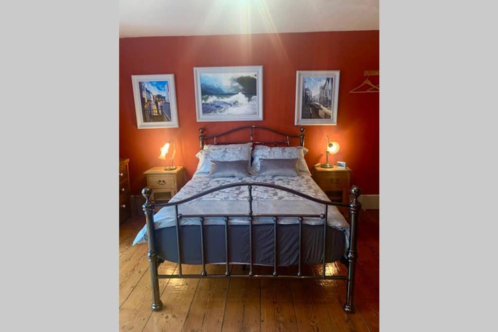 Stunning 18th Century 5 Bed House Old-town