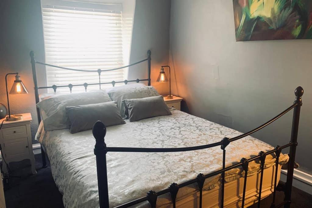 Stunning 18th Century 5 Bed House Old-town