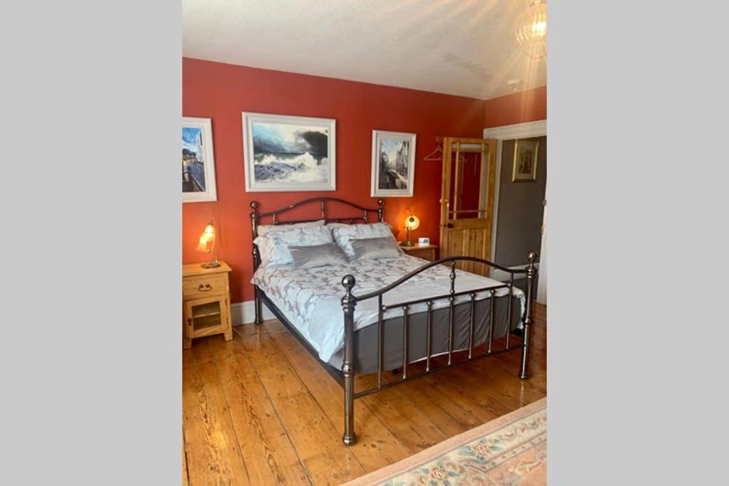 Stunning 18th Century 5 Bed House Old-town *